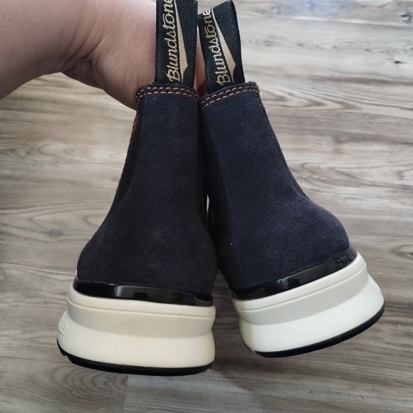 Blundstone 2147 Active Suede Chelsea Boots Navy Suede / Burnt Orange W9, M7 - Picture 3 of 6